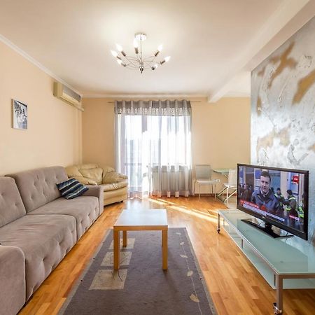 Apartment On Triokhsviatytelska 基輔 外观 照片