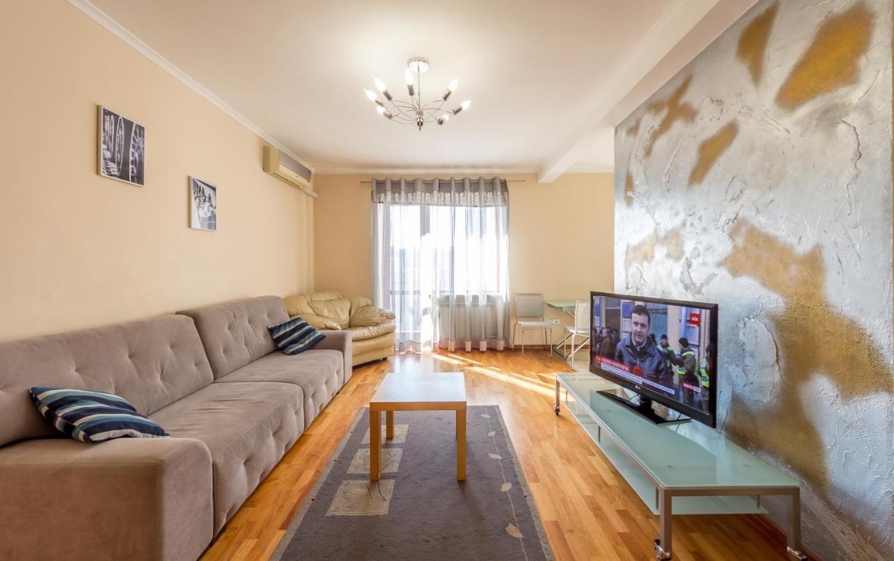 Apartment On Triokhsviatytelska 基輔 外观 照片
